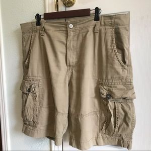 Men’s Old Navy cargo shorts khaki 38